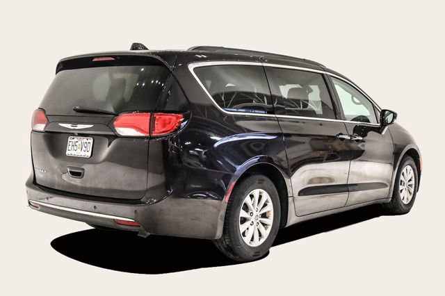 Used 2018 Chrysler Pacifica Touring Plus image 6