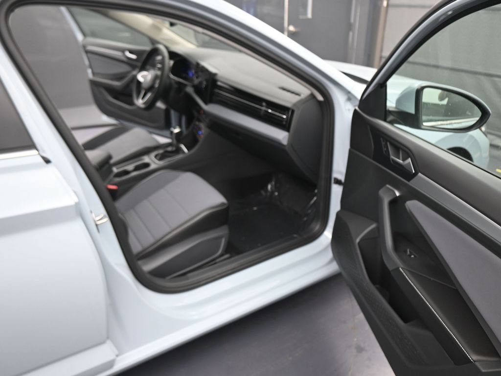 New 2026 Volkswagen Jetta SE FWD image 41
