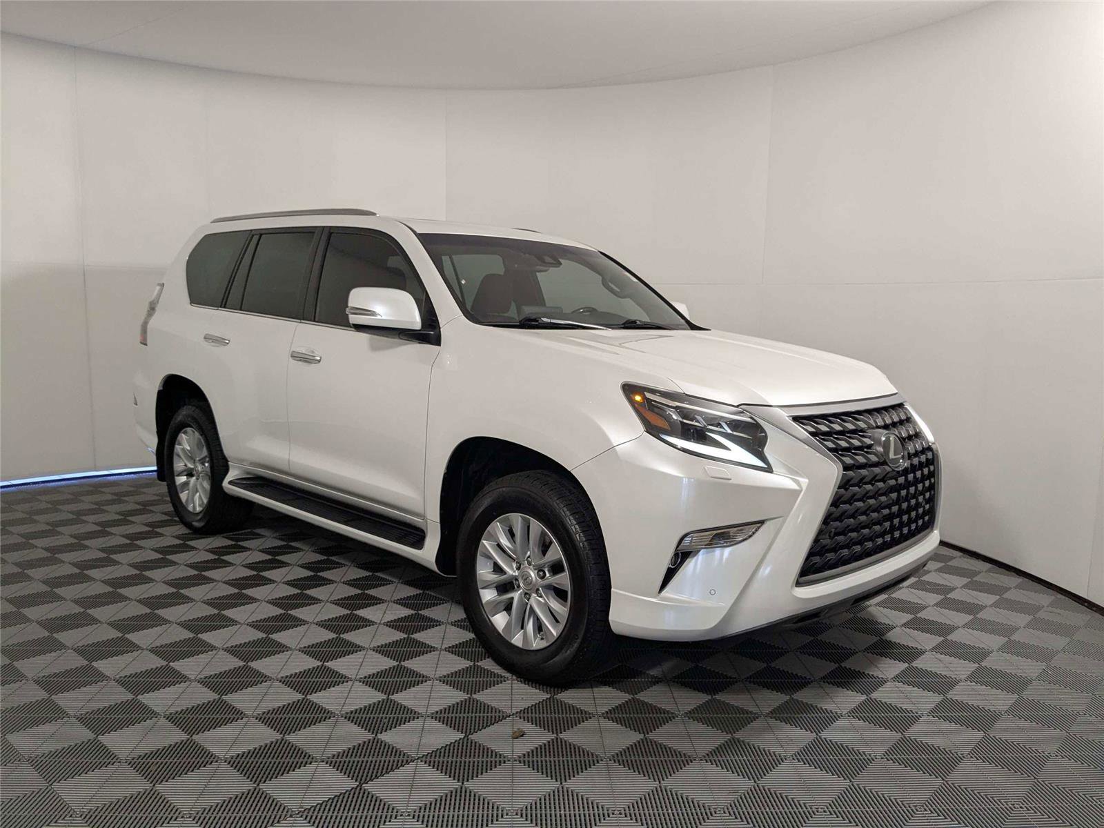 Used 2023 Lexus GX 460 Premium w/ Premium Package AWD/4WD image 3