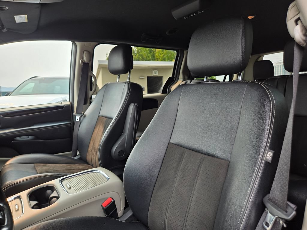 Used 2019 Dodge Grand Caravan SXT FWD image 22