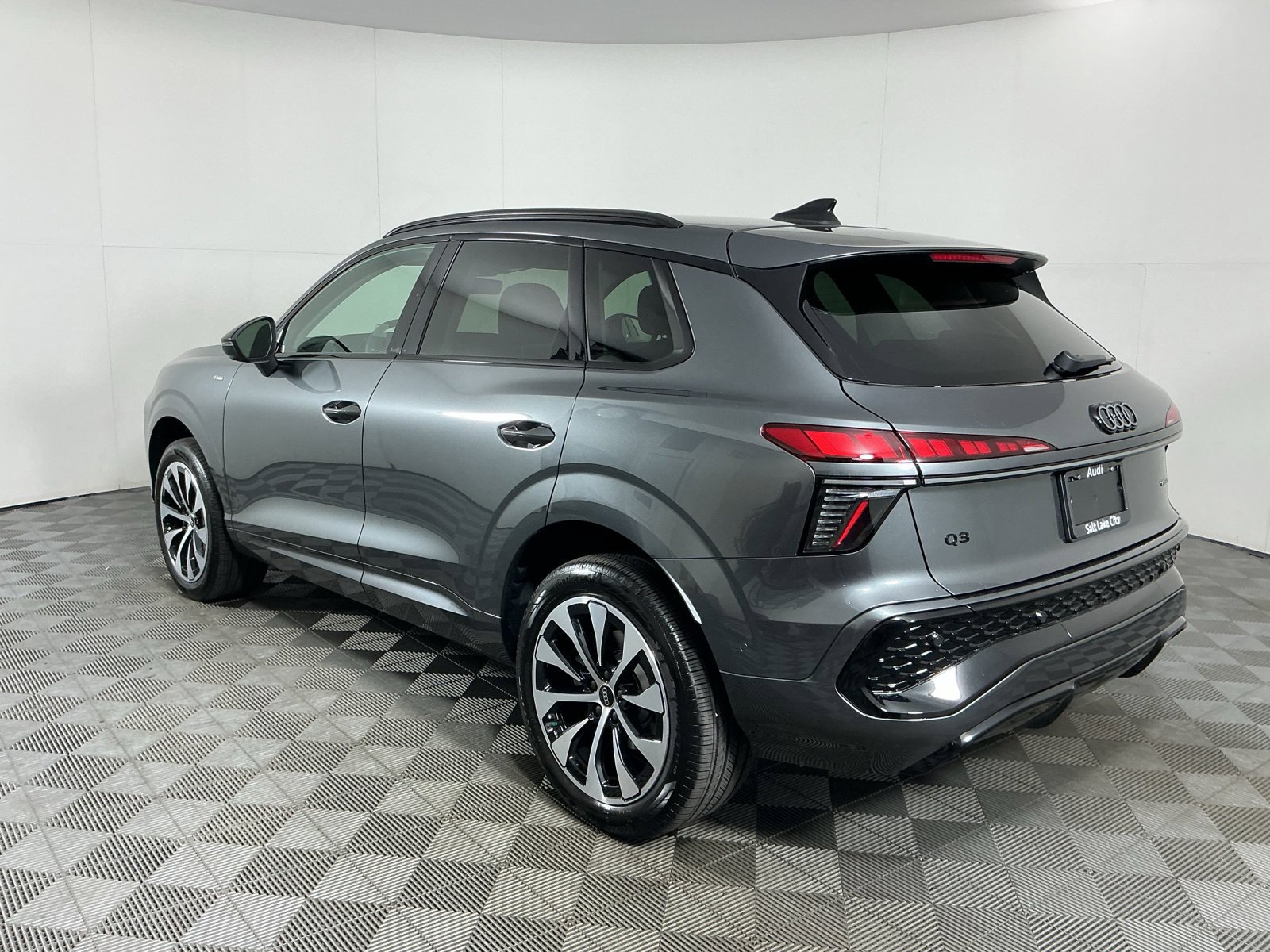 New 2026 Audi Q3 quattro 2.0T AWD/4WD image 6