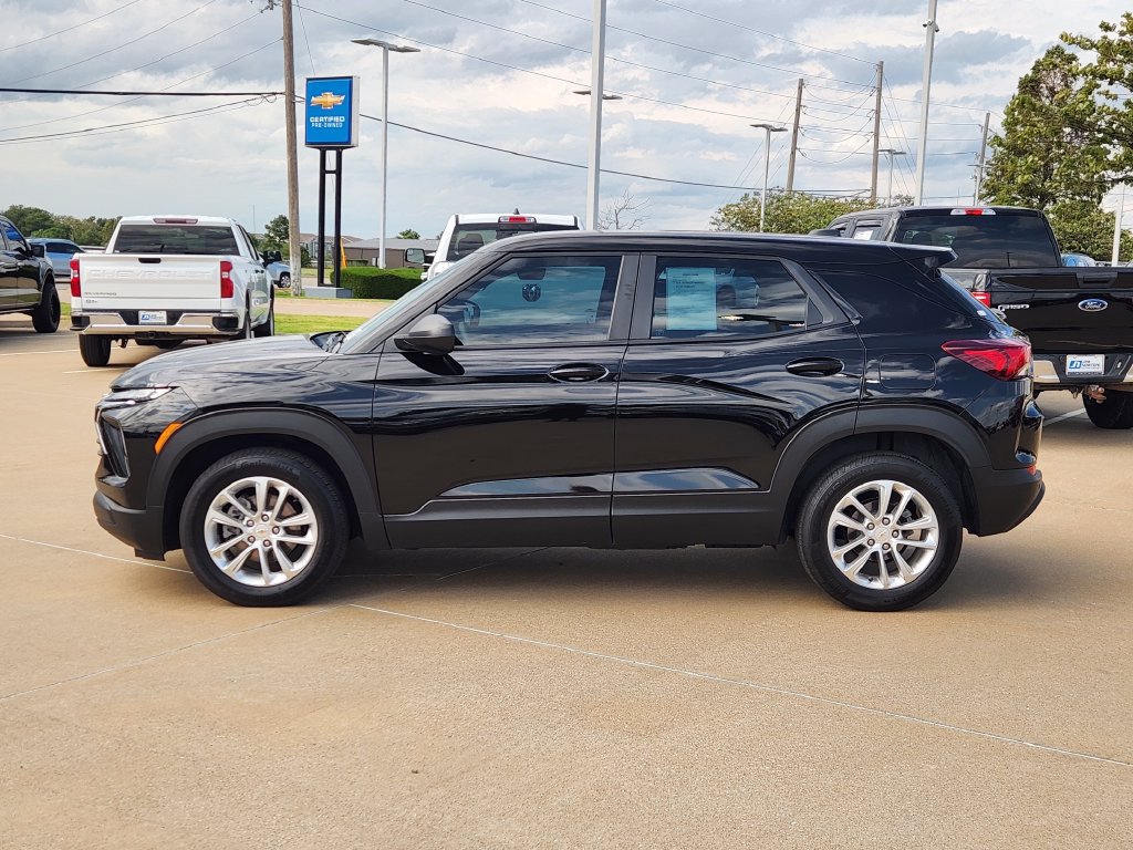 Used 2025 Chevrolet TrailBlazer LS w/ LS Confidence Package FWD image 4