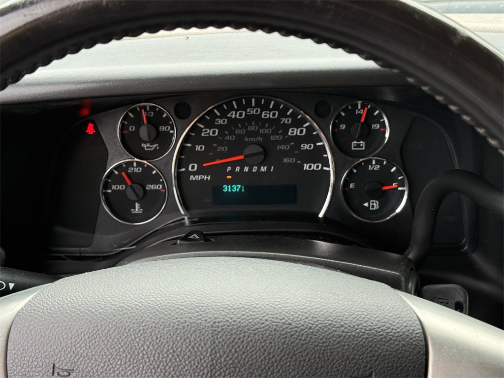 Used 2016 Chevrolet Express 3500 Extended image 23