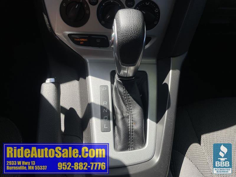 Used 2014 Ford Focus SE w/ SE Winter Package FWD image 19