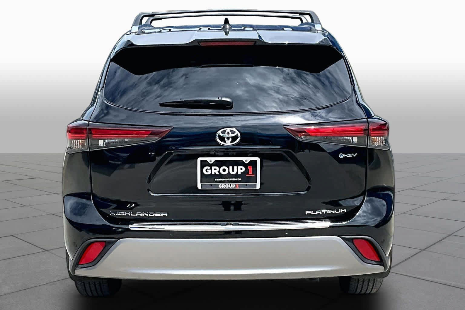 Used 2025 Toyota Highlander Platinum AWD/4WD image 5