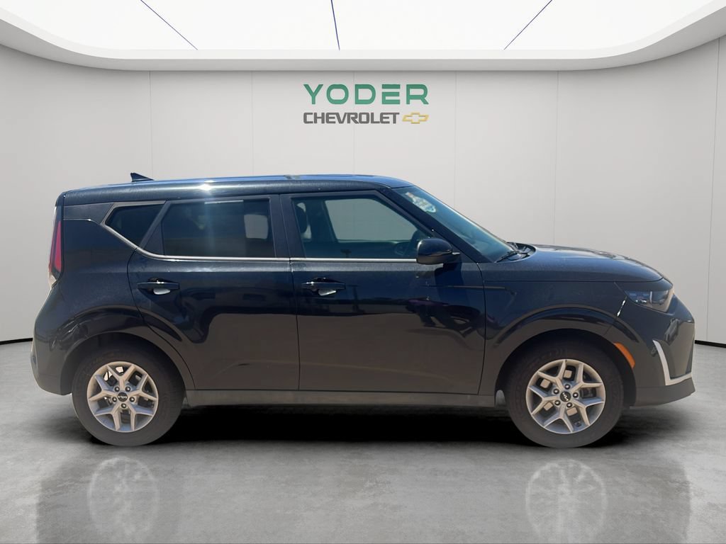 Used 2023 Kia Soul S FWD image 3