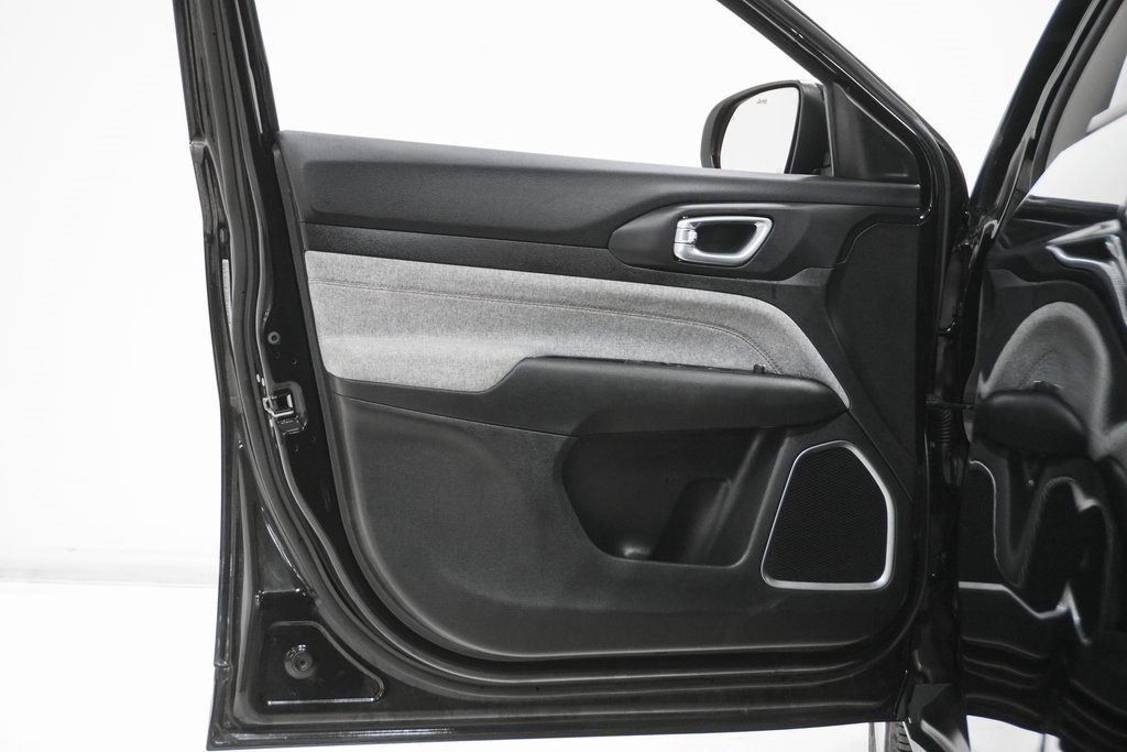 Used 2022 Jeep Compass Latitude image 14