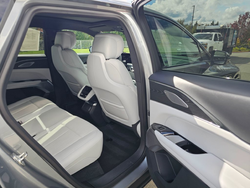 Certified 2024 Cadillac Lyriq Sport AWD/4WD image 15