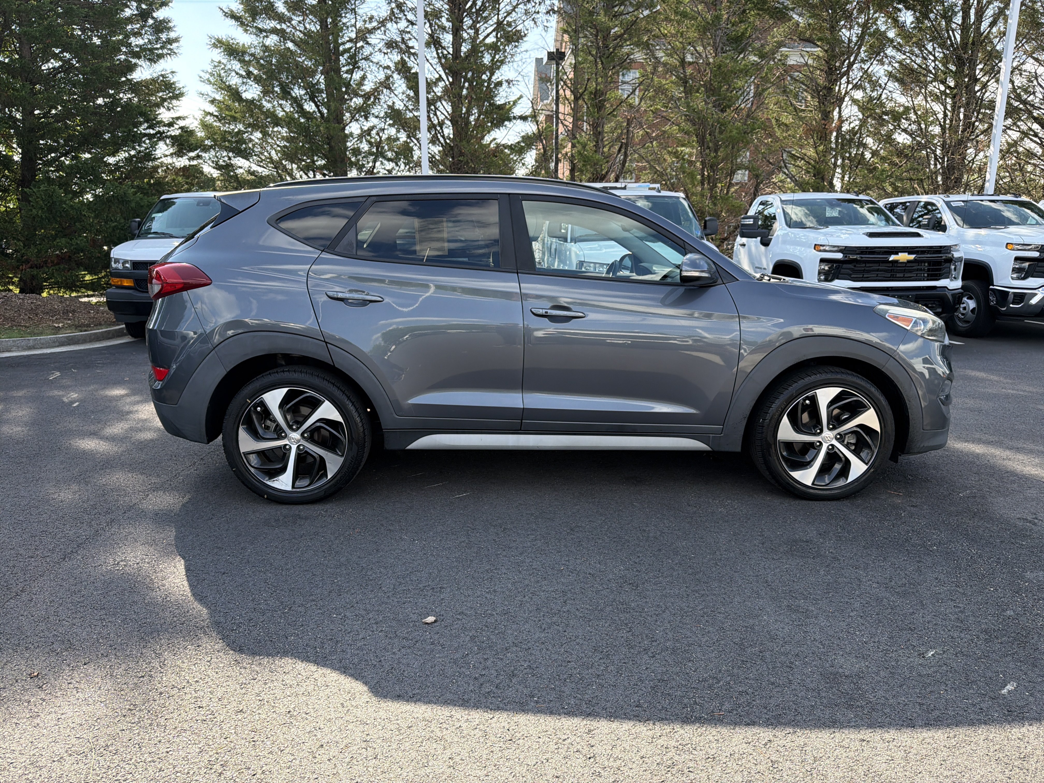 Used 2018 Hyundai Tucson Value w/ Cargo Package FWD image 11