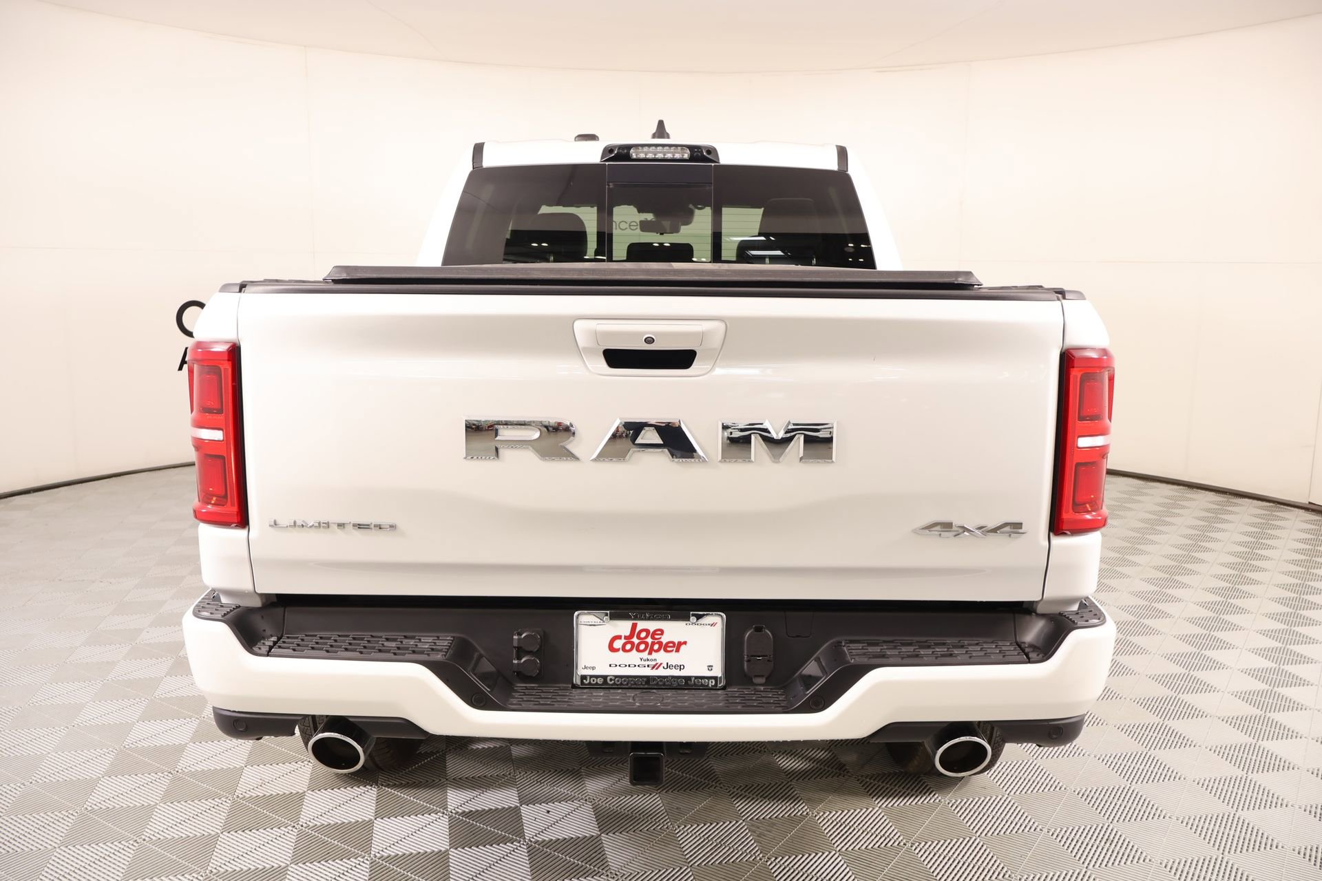 Used 2025 RAM 1500 Limited AWD/4WD image 22