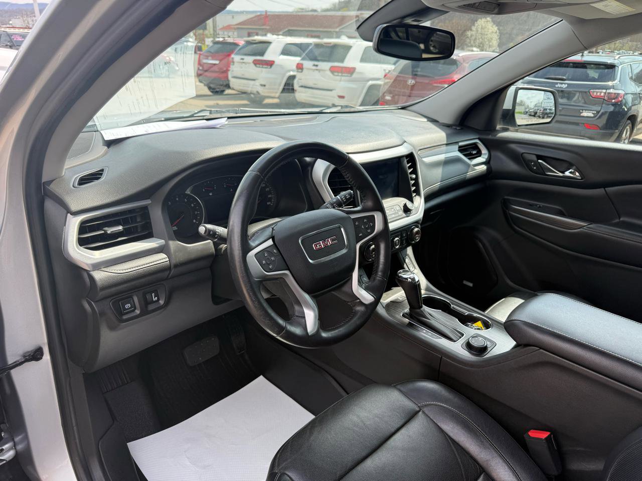 Used 2017 GMC Acadia SLT AWD/4WD image 15