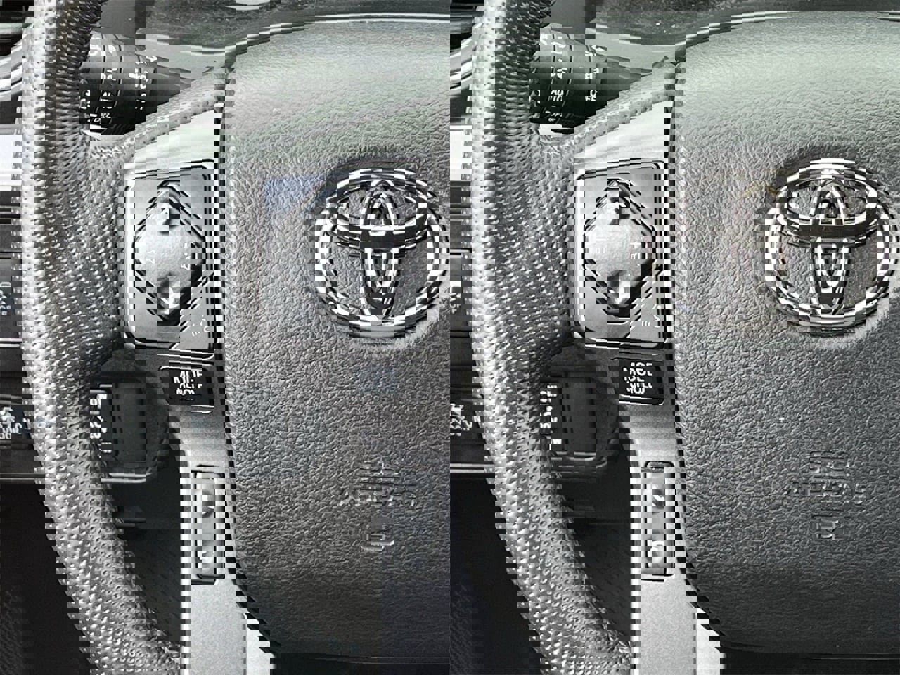 Used 2022 Toyota Tacoma TRD Off-Road w/ Technology Package image 12