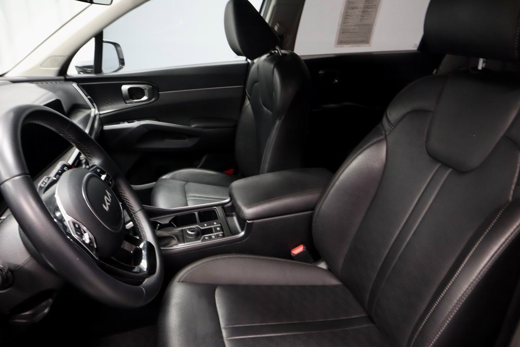 Used 2024 Kia Sorento S image 26