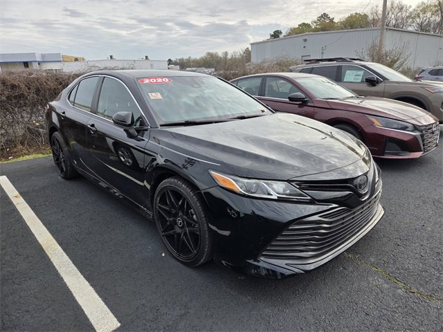 Used 2020 Toyota Camry L image 3