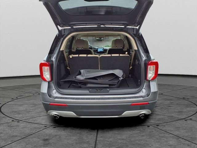 Used 2022 Ford Explorer Limited w/ Equipment Group 301A image 7