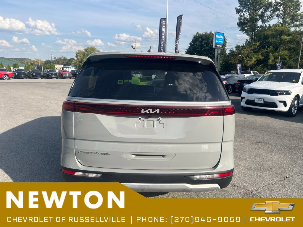 Used 2022 Kia Carnival EX FWD image 12