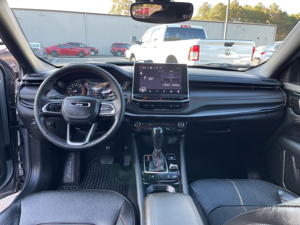 Used 2023 Jeep Compass Trailhawk w/ Trailhawk Convenience Group image 8