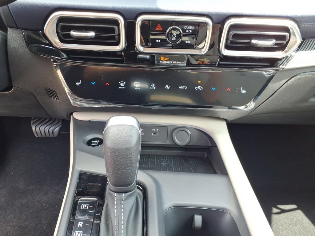 New 2026 Nissan Sentra SL w/ Floor Mat Package FWD image 21