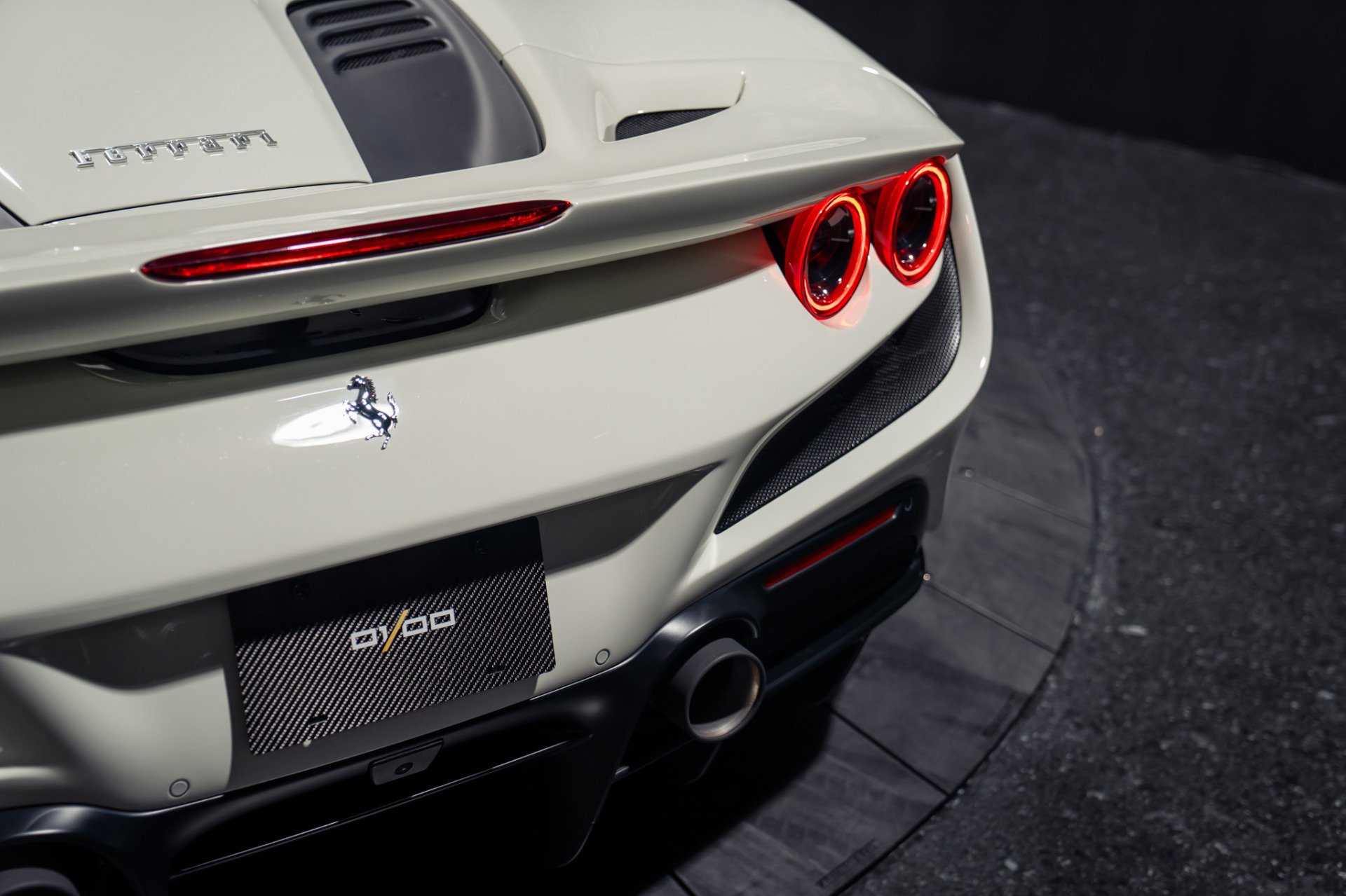 Used 2023 Ferrari F8 Tributo RWD image 31