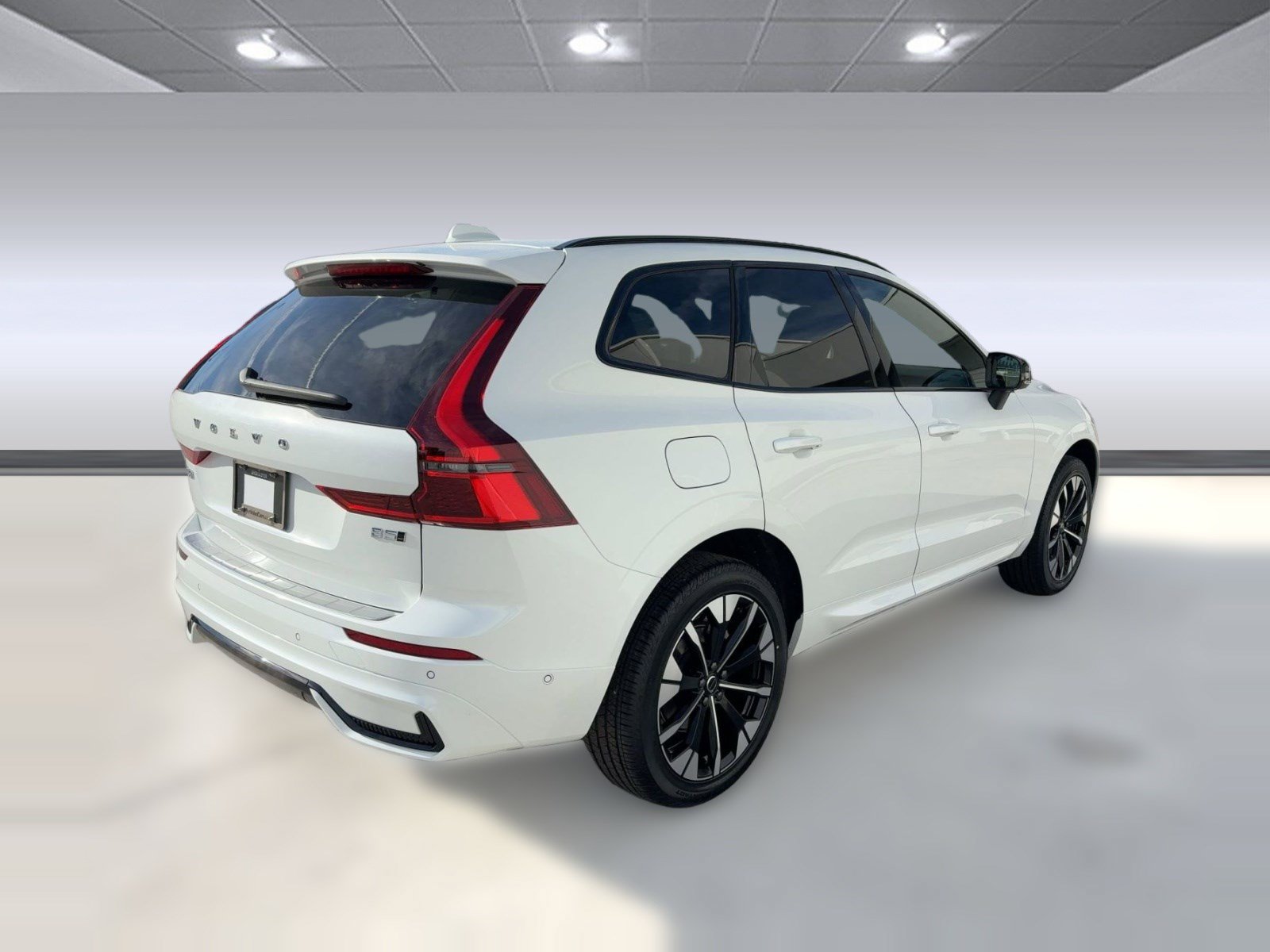 New 2026 Volvo XC60 B5 Plus w/ Protection Package Premier AWD/4WD image 9