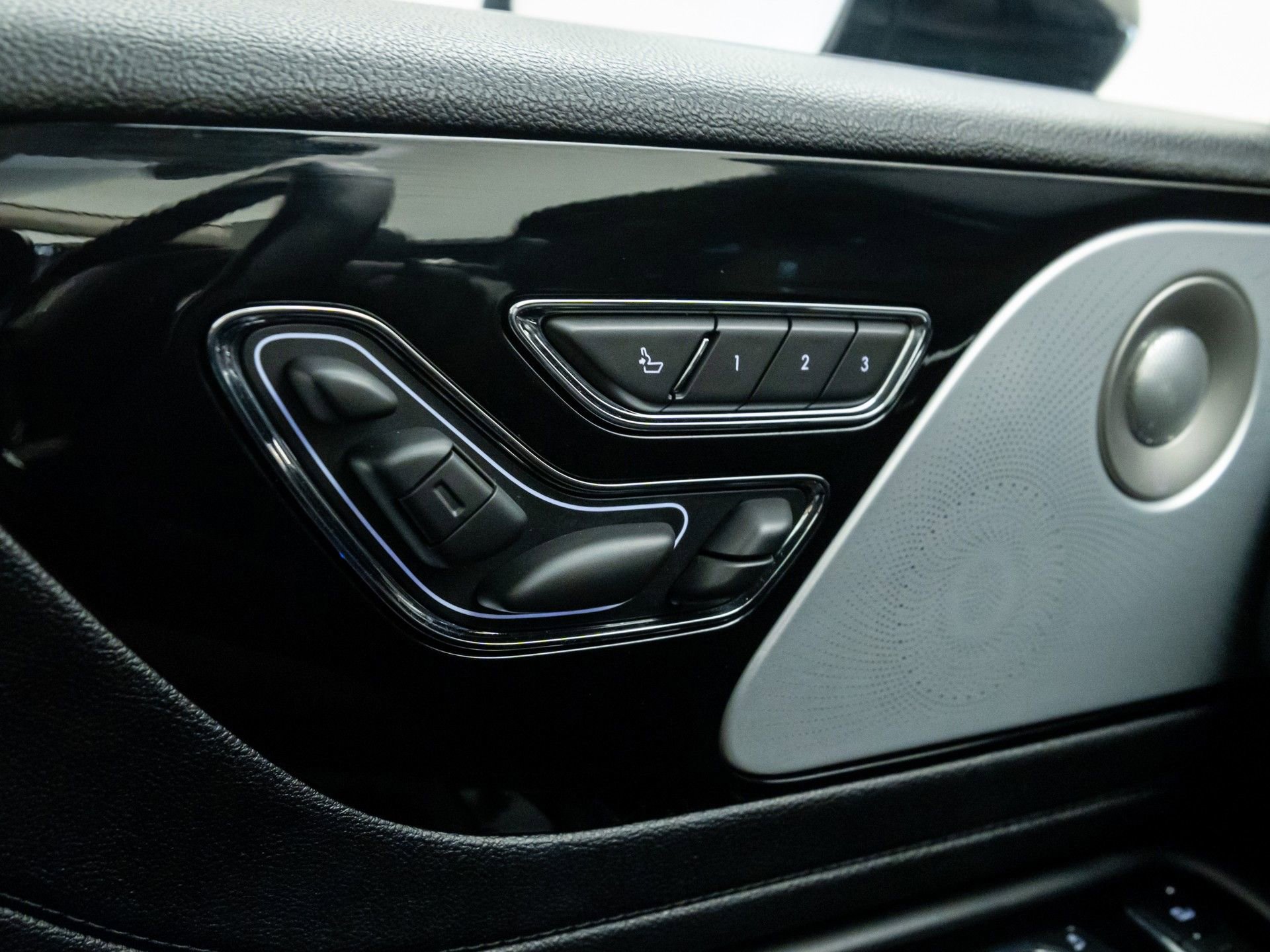 Used 2023 Lincoln Aviator Reserve w/ Equipment Group 201A image 25