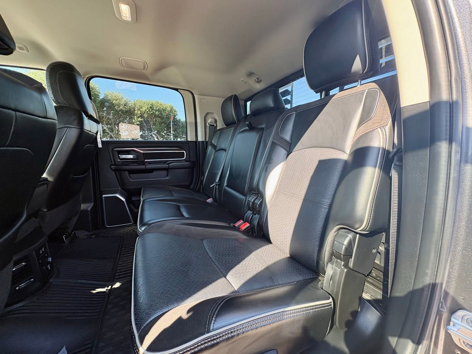 Used 2023 RAM 3500 Laramie AWD/4WD image 17