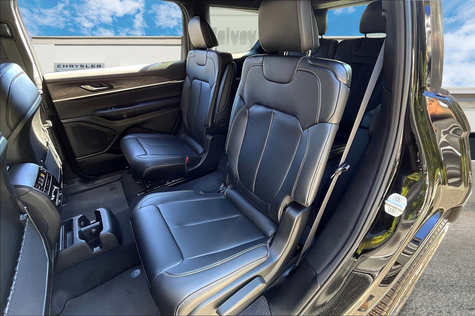 New 2025 Jeep Grand Cherokee L Limited image 10