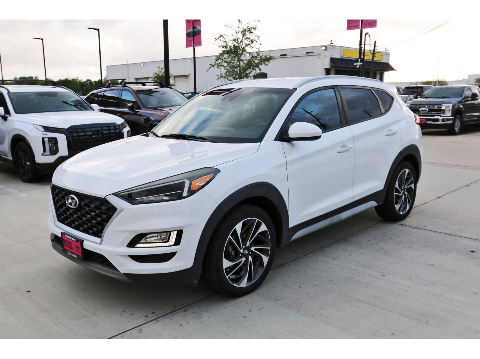 Used 2019 Hyundai Tucson Sport w/ Cargo Package FWD image 3