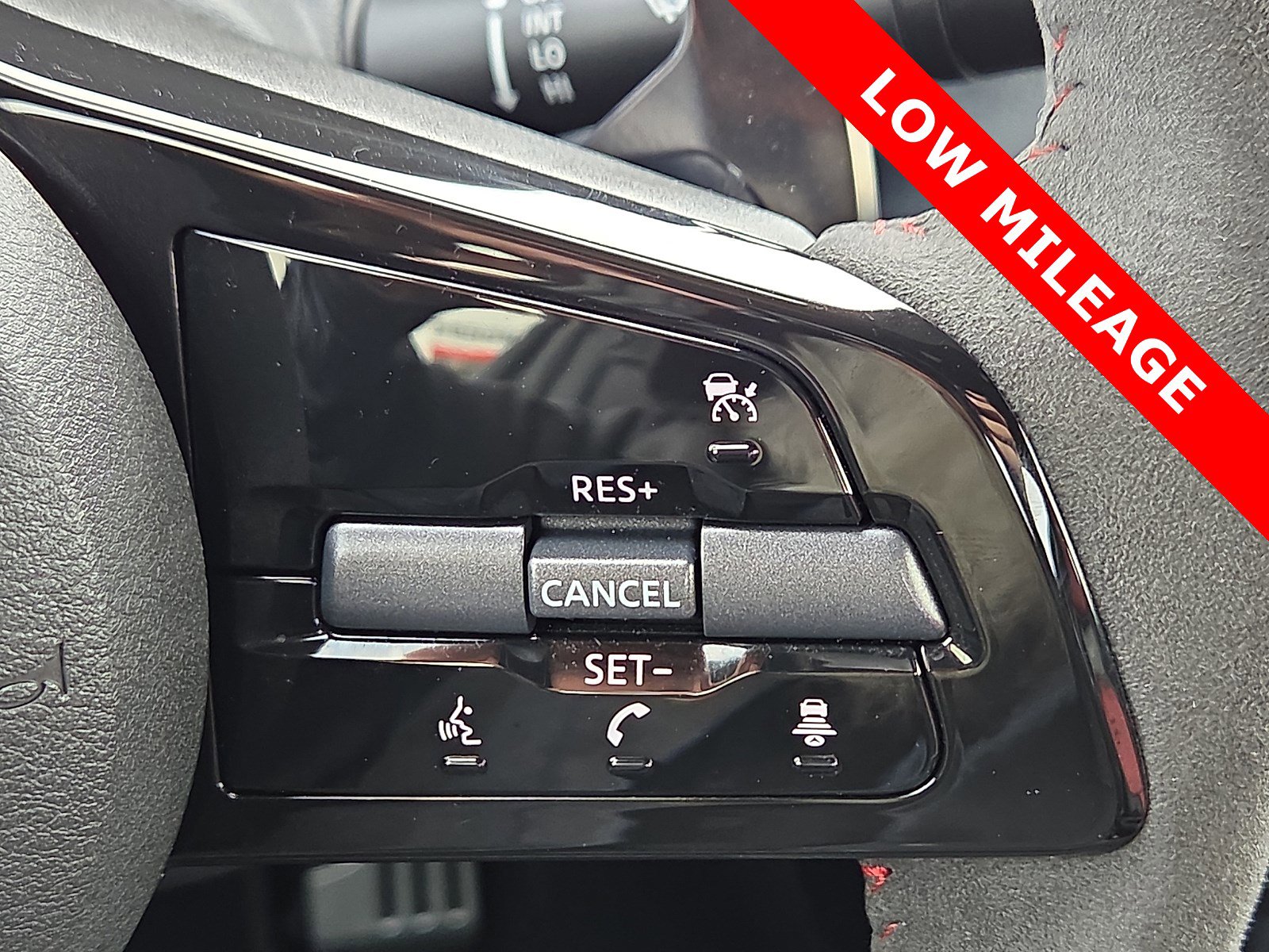 Used 2025 Nissan Z NISMO w/ Floor Mat Package image 22