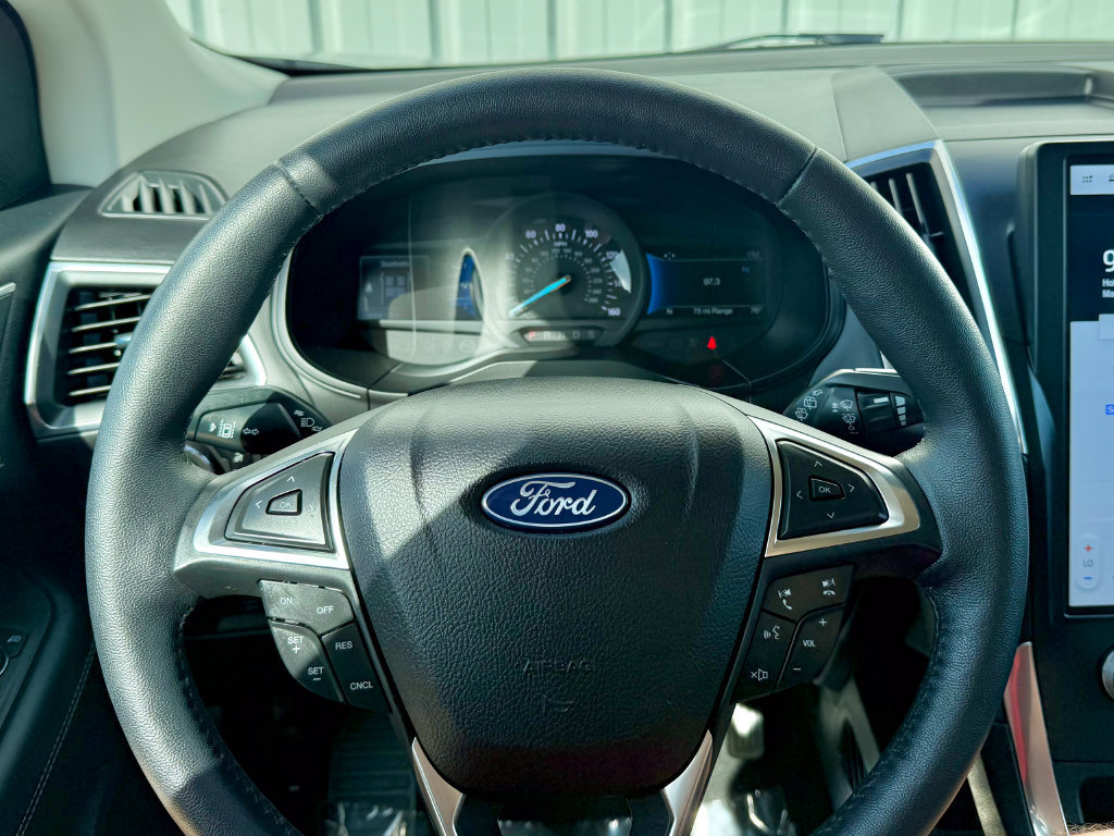Used 2024 Ford Edge Titanium AWD/4WD image 25