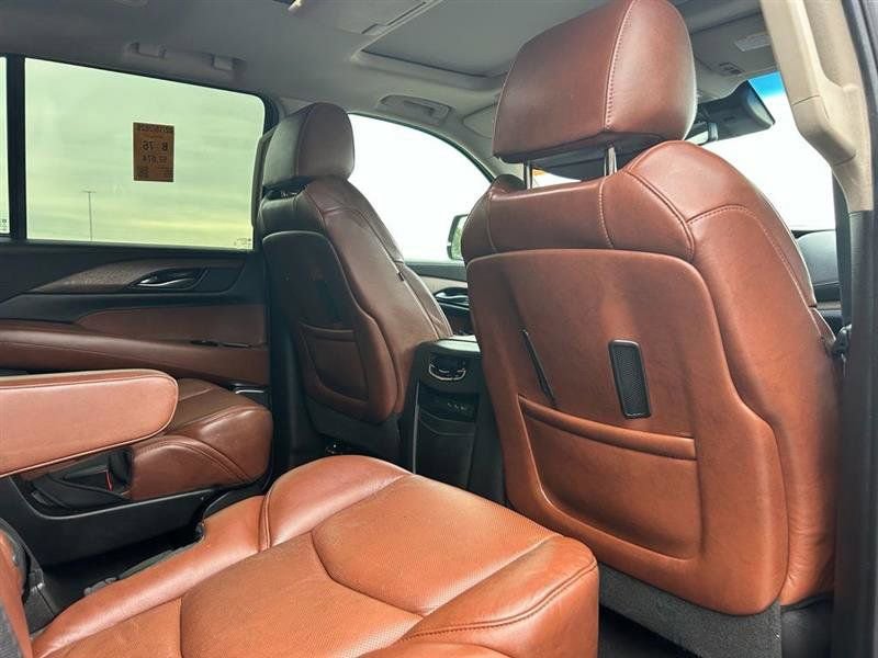 Used 2019 Cadillac Escalade Premium Luxury AWD/4WD image 16