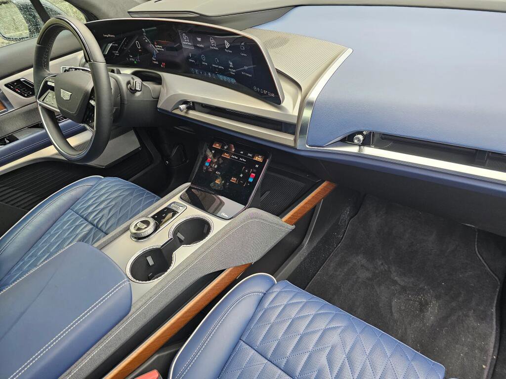 New 2026 Cadillac Vistiq Premium Luxury image 16