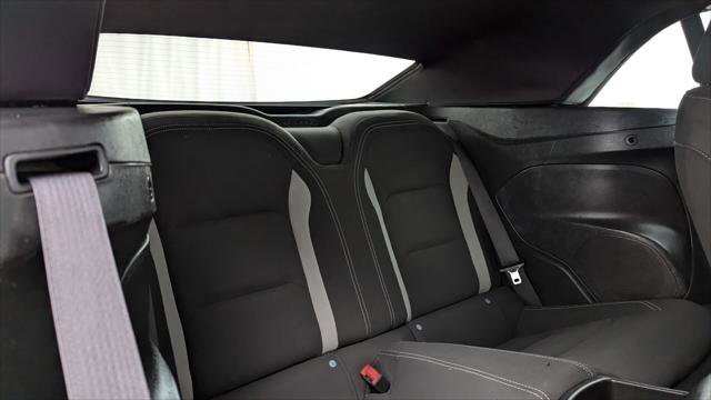 Used 2020 Chevrolet Camaro LT image 18