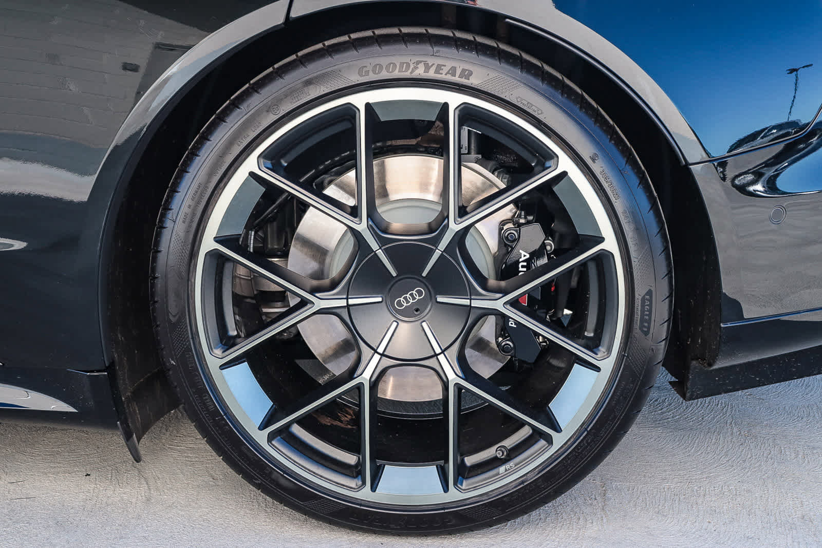 Used 2025 Audi RS e-tron GT performance w/ 21" Wheel Package image 13