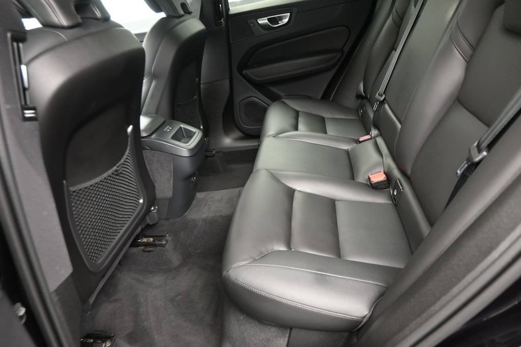 Used 2024 Volvo XC60 B5 Core w/ Protection Package Premier AWD/4WD image 14