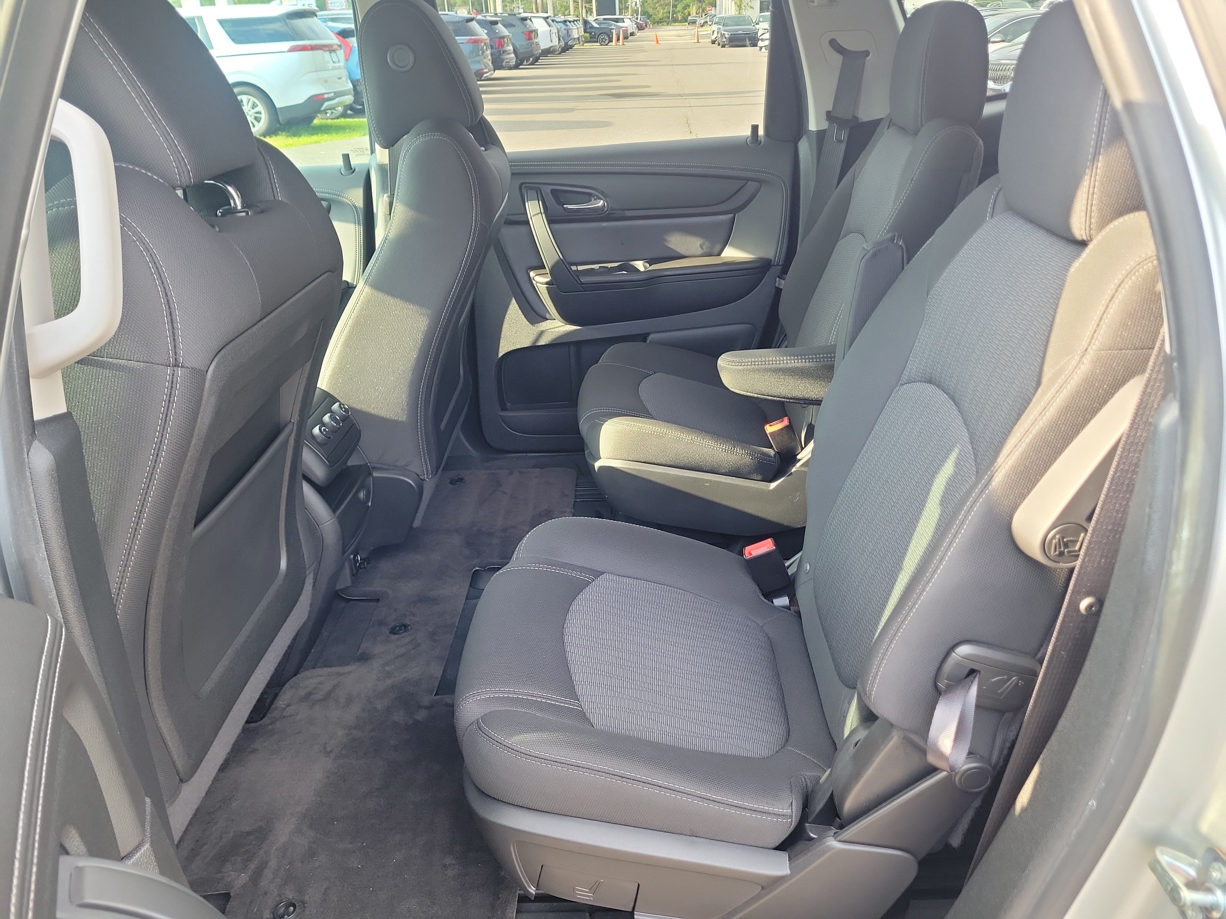 Used 2017 Chevrolet Traverse LT FWD image 14