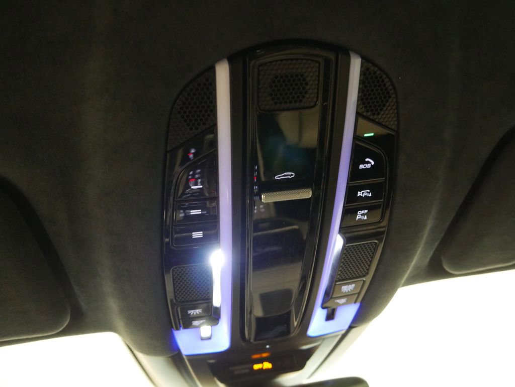 Used 2023 Porsche Cayenne GTS AWD/4WD image 55