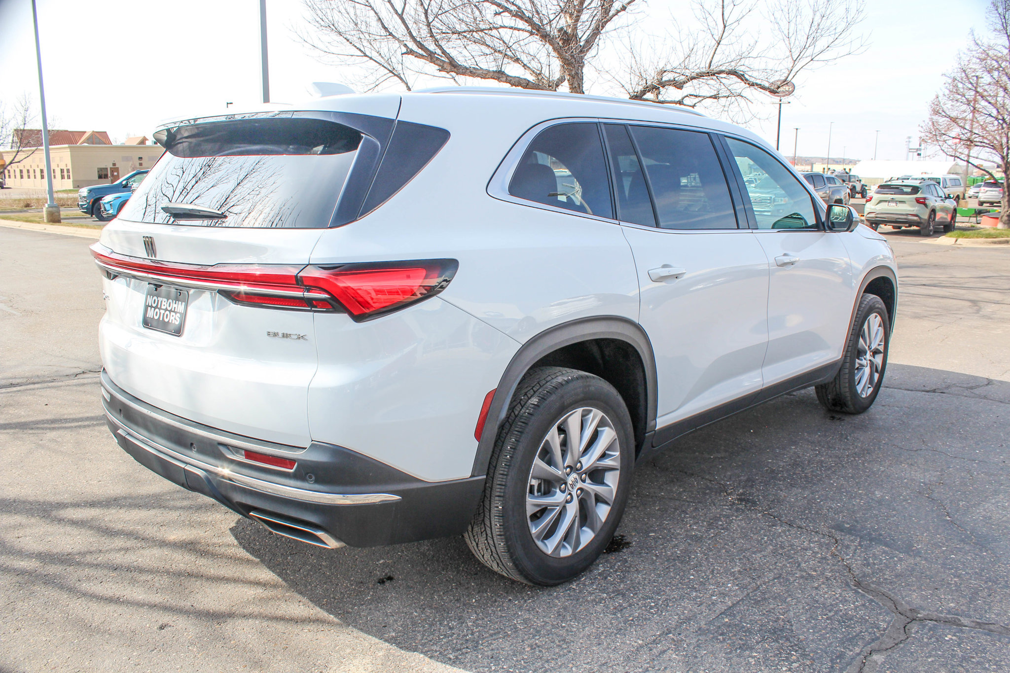 Used 2025 Buick Enclave Preferred AWD/4WD image 7
