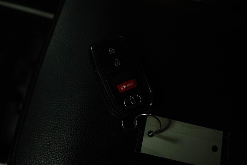 Used 2024 Toyota Tacoma TRD Off-Road AWD/4WD image 19