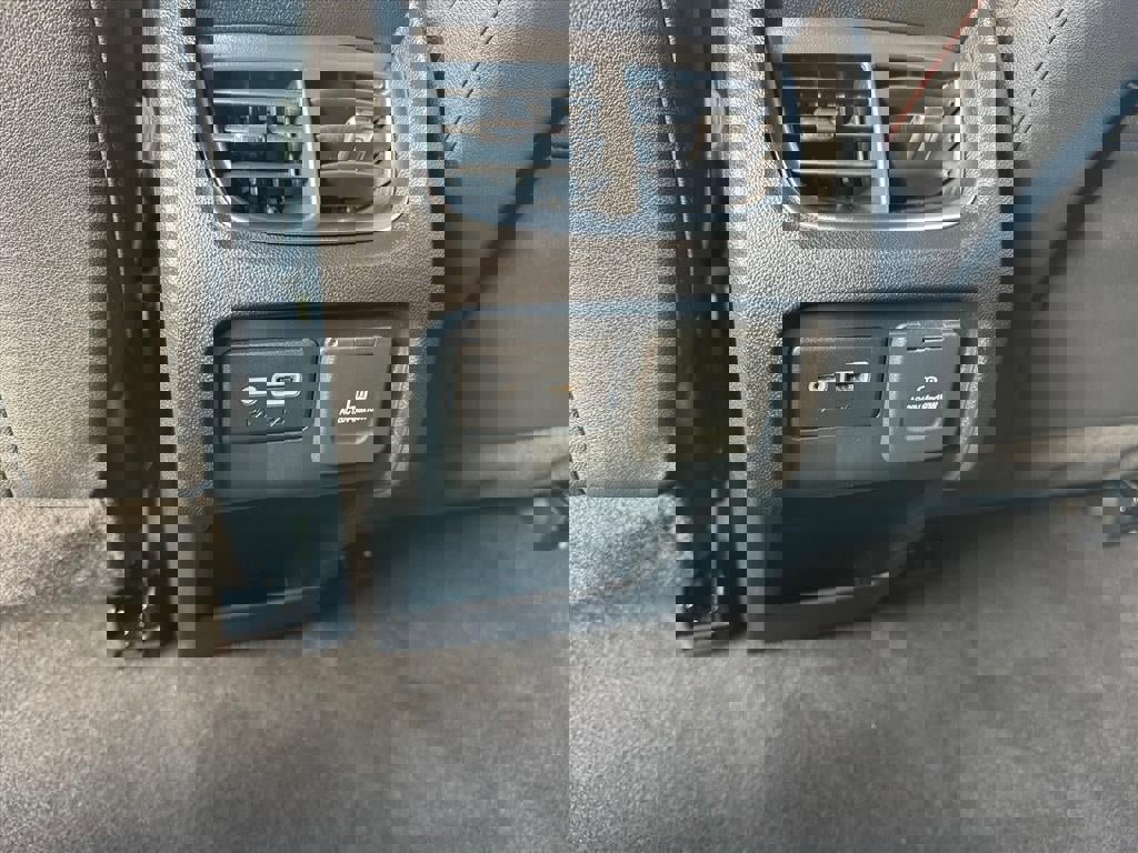 Certified 2023 Chevrolet Blazer RS w/ Driver Confidence II Package image 8