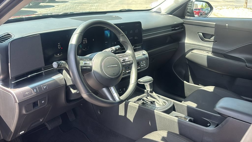 Used 2025 Hyundai Kona SEL AWD/4WD image 25
