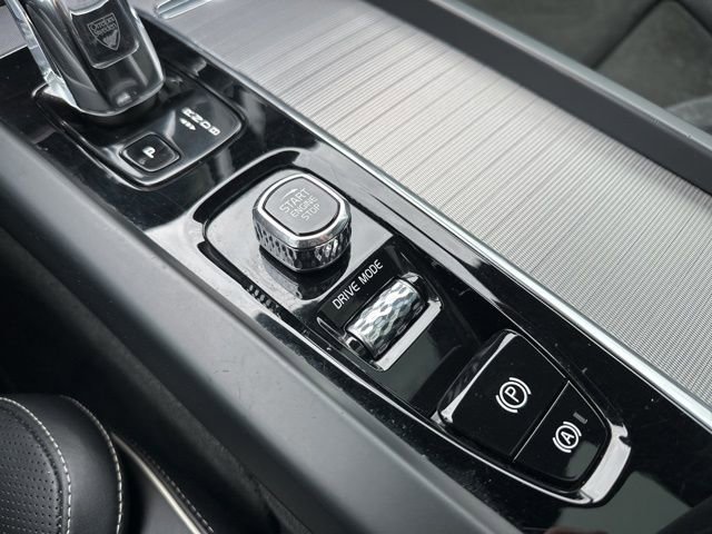 Used 2019 Volvo XC60 T8 R-Design w/ Advanced Package image 28
