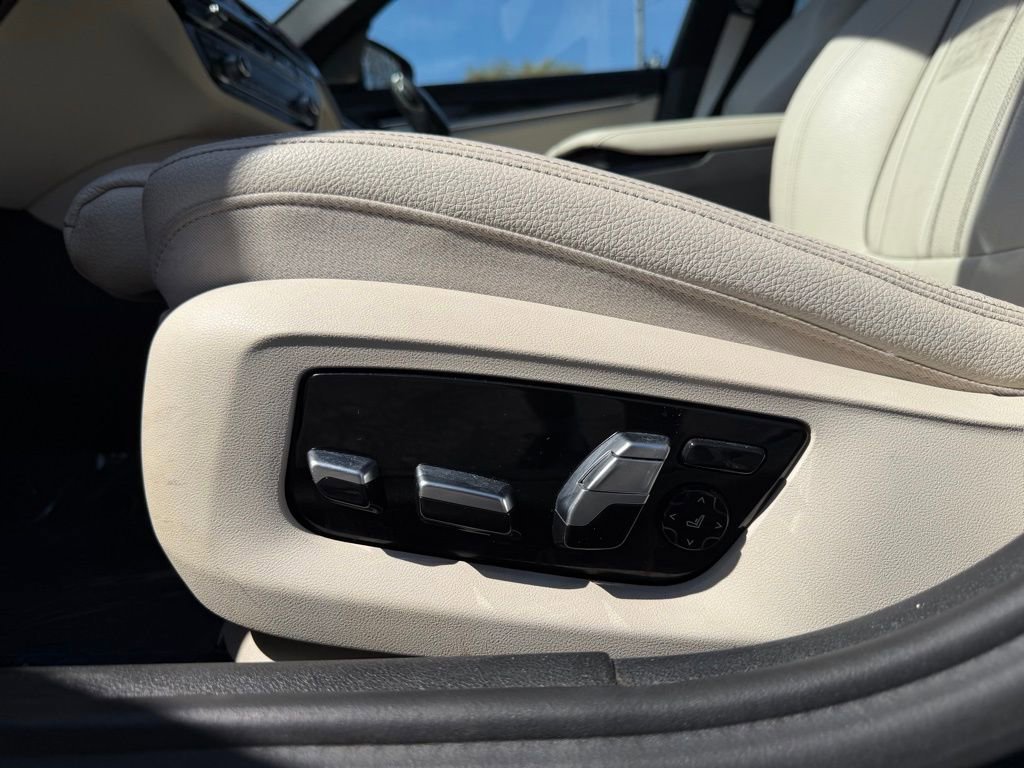 Used 2017 BMW 540i xDrive image 13