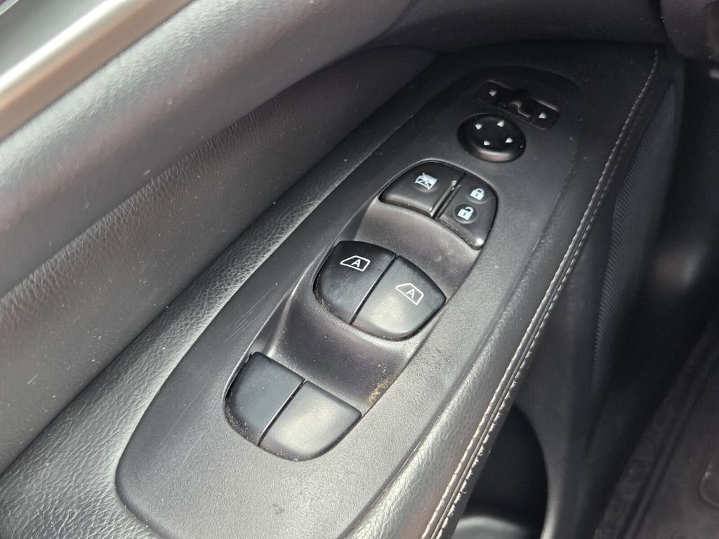 Used 2017 Nissan Pathfinder SL w/ SL Tech Package image 23