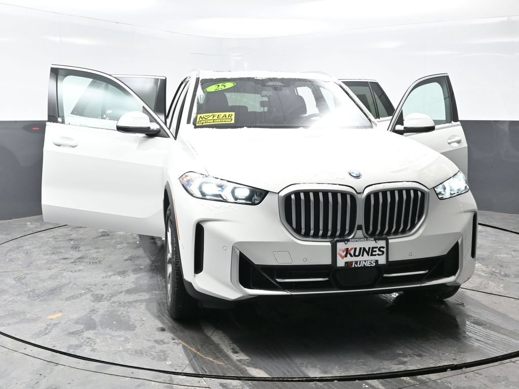 Used 2025 BMW X5 xDrive50e AWD/4WD image 48