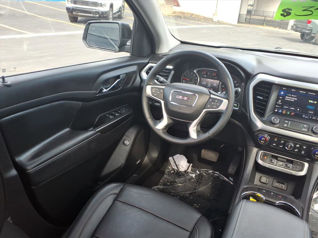 Used 2023 GMC Acadia SLT w/ Elevation Edition image 12