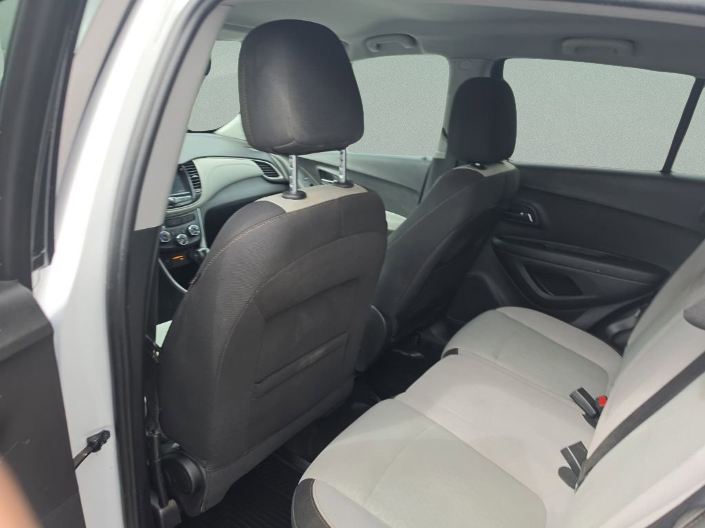 Used 2020 Chevrolet Trax LS w/ Tint and Cruise Package FWD image 27