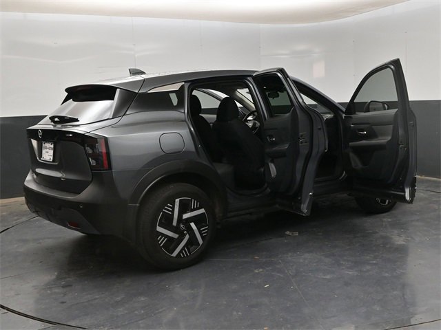 Used 2025 Nissan Kicks SV w/ Charging Package image 31