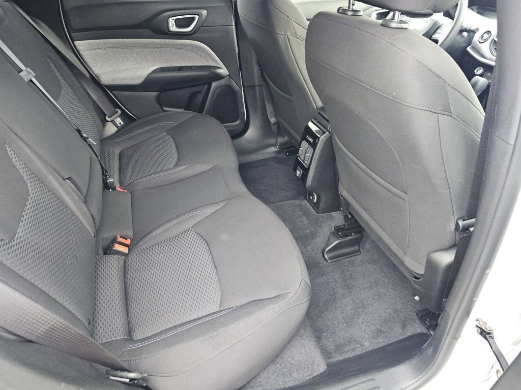 Used 2024 Jeep Compass Sport image 5