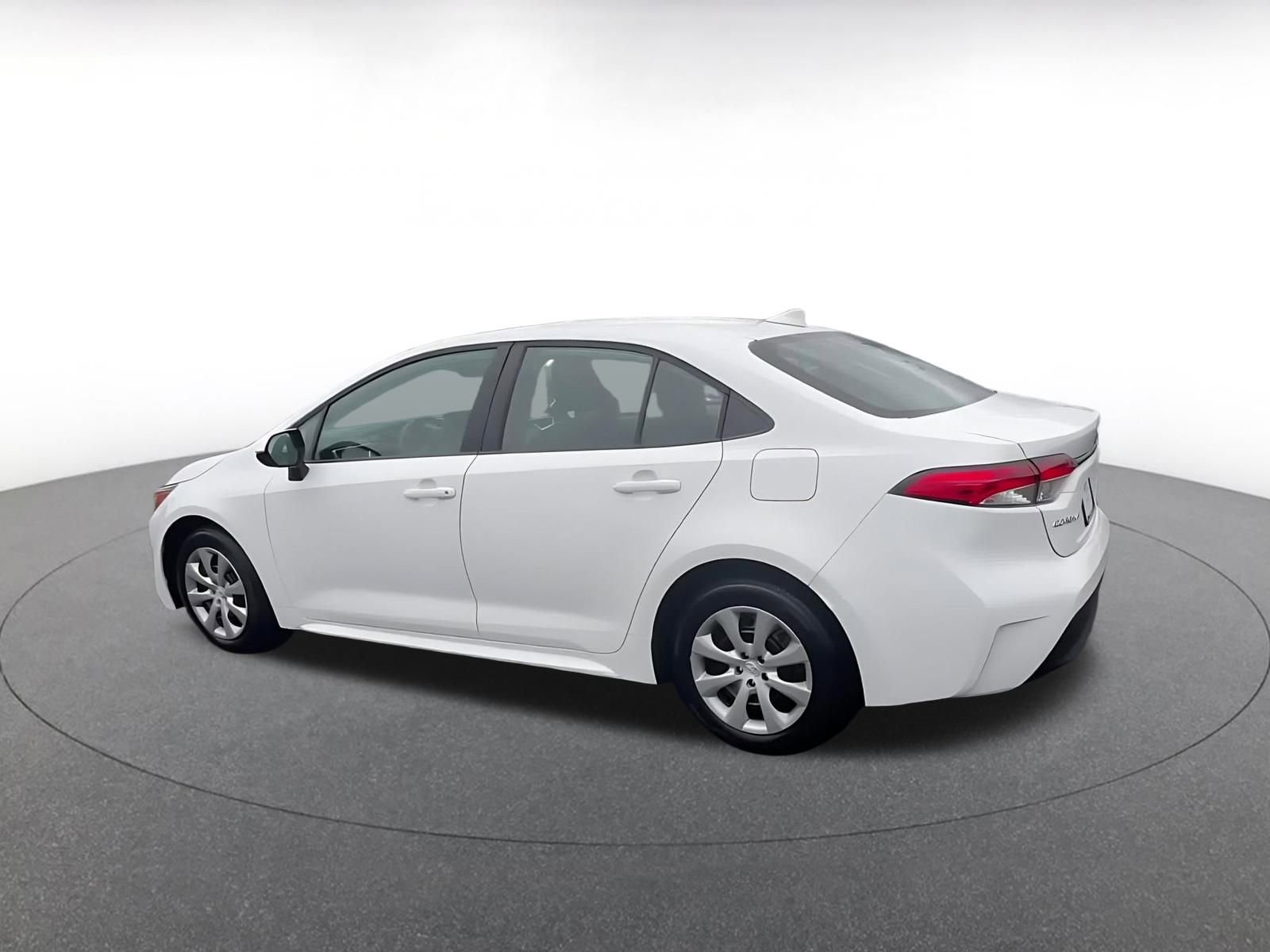 Used 2025 Toyota Corolla LE image 10